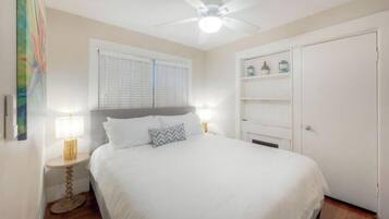 2 bedrooms, internet, bed sheets