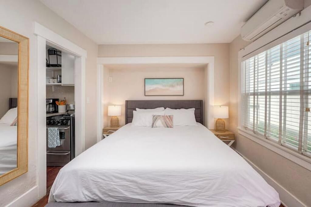 1 bedroom, internet, bed sheets