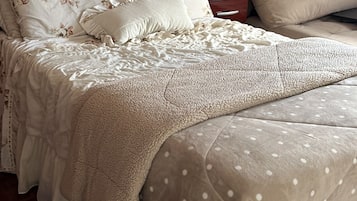 WiFi, bed sheets