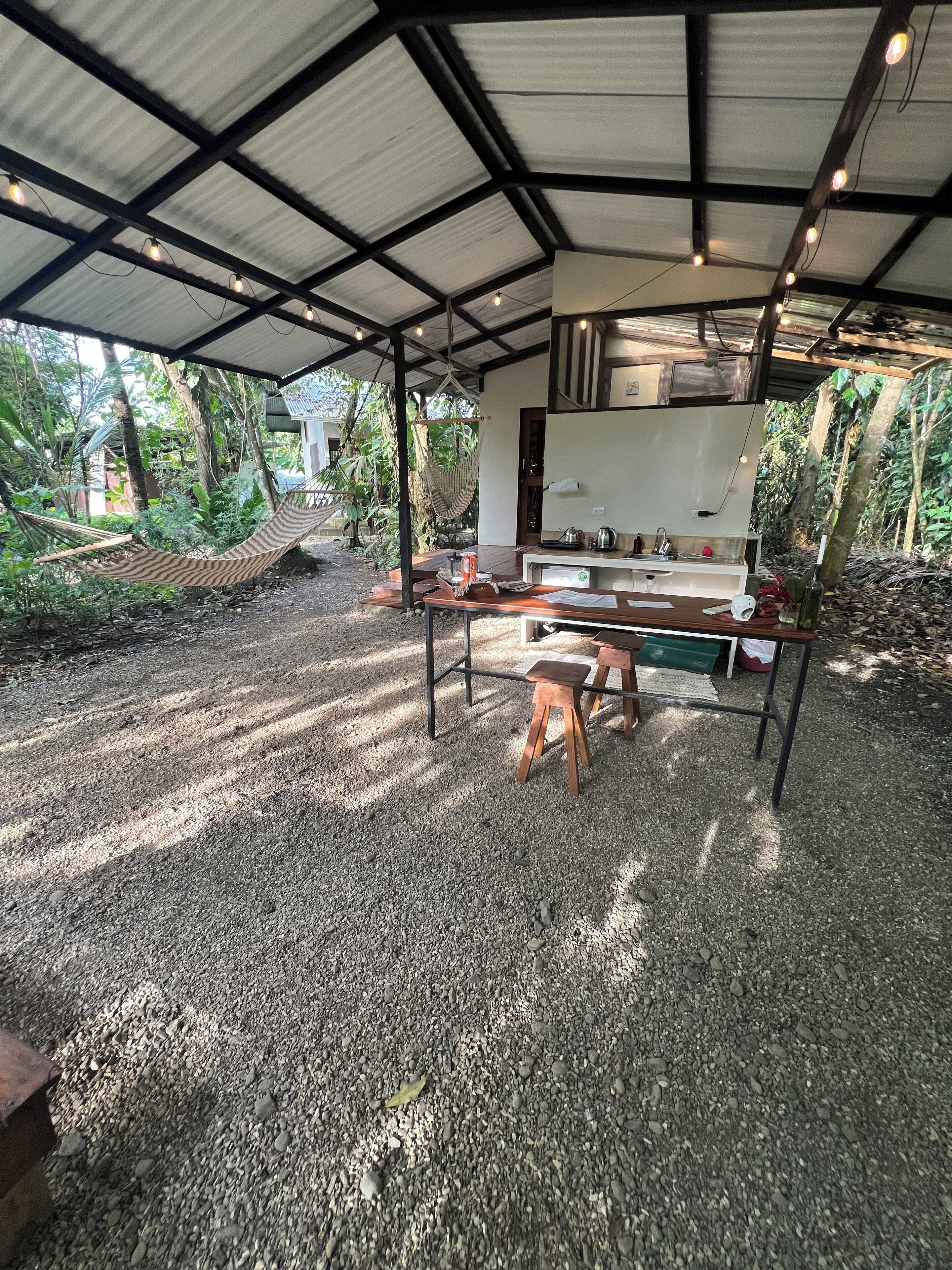 outdoor kitchen area 