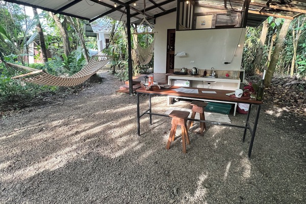 outdoor kitchen area