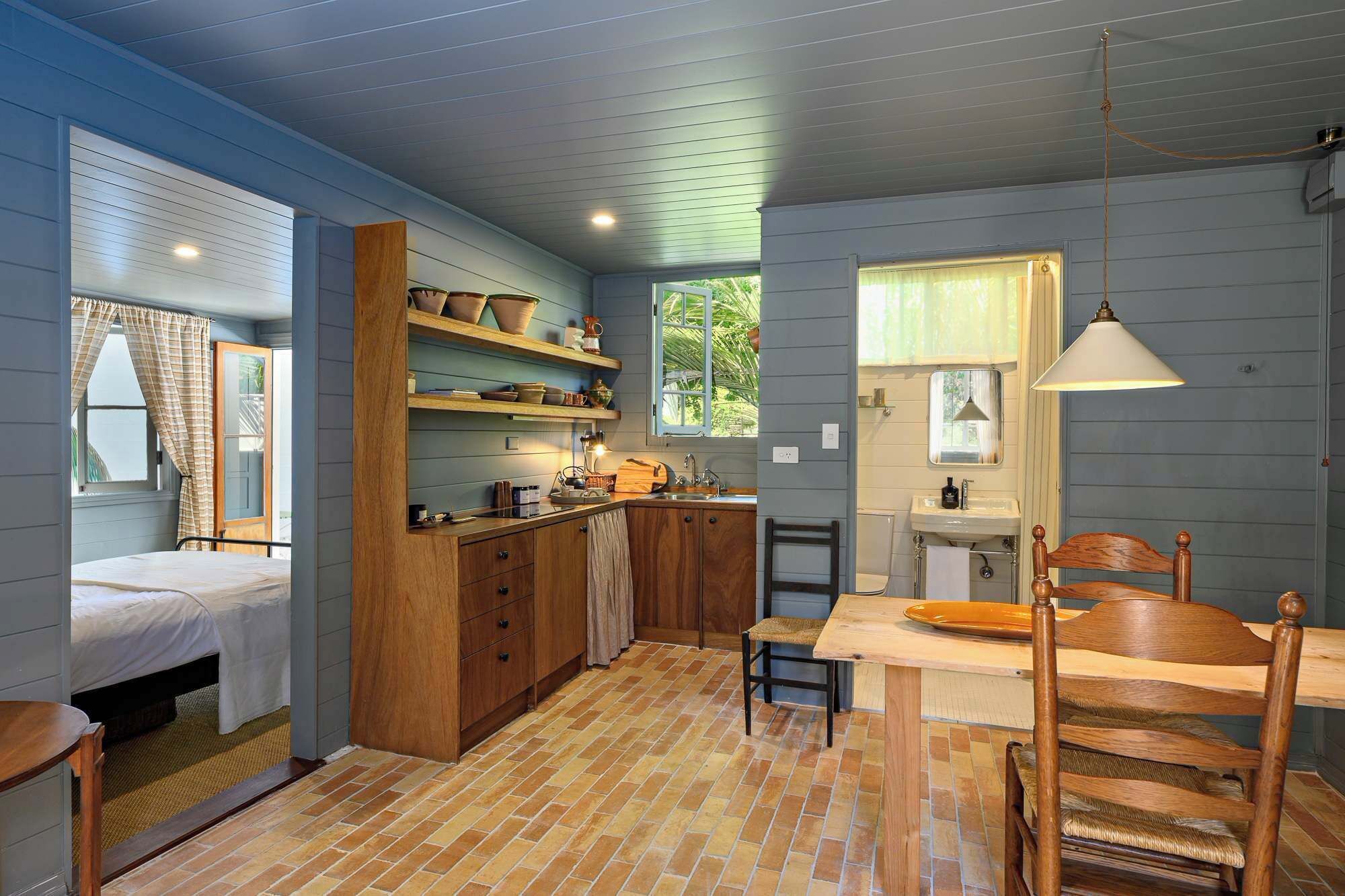 1 غرفة نوم ومكواة/لوح كي وواي فاي وملاءات أسرّة