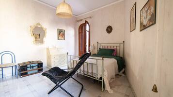 Schreibtisch, WLAN, Bettwäsche