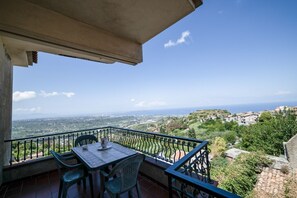 Outdoor dining - Il rifugio del templare  - Appartamento Cavaliere (Roccavaldina)