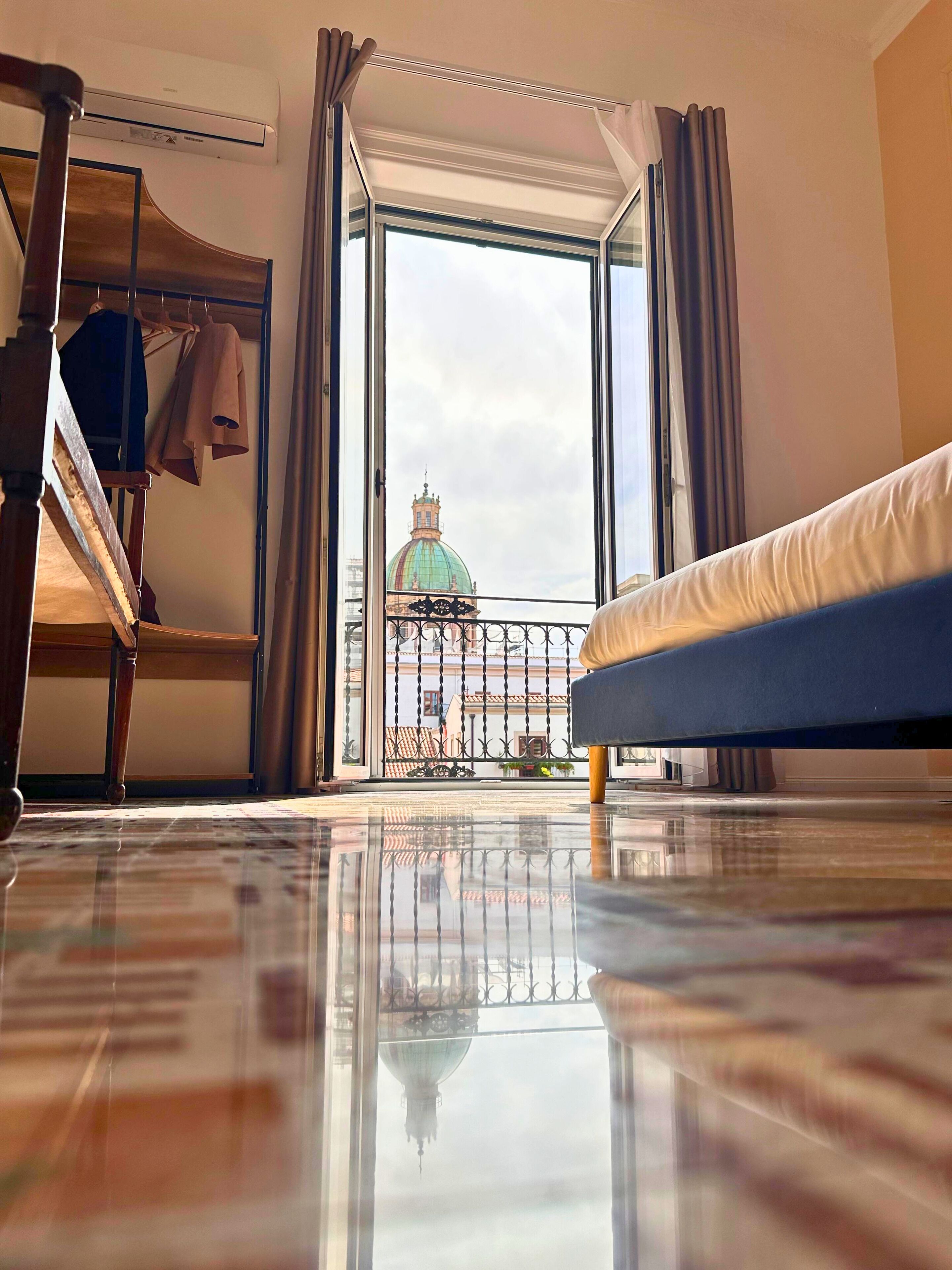 Luksusleilighet, balkong, byutsikt | Wi-fi (inkludert)