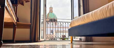 Luxury Apartment, Balcony, City View | Free WiFi