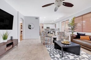 Smart-TV, peis, videospill og bordtennis