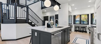 Summit on Dakota | Luxe Arrowhead Retreat