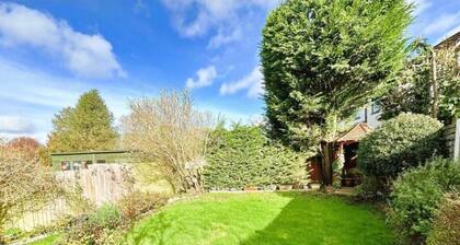 Love and Peace Petts Wood