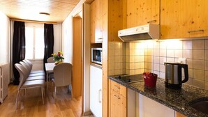 Kjøleskap og vannkoker