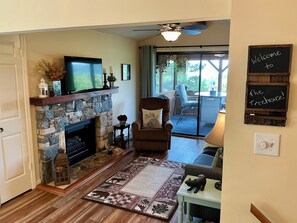 Living area - The Treehouse- Lake Toxaway, NC, Long term welcome!! (Lake Toxaway)