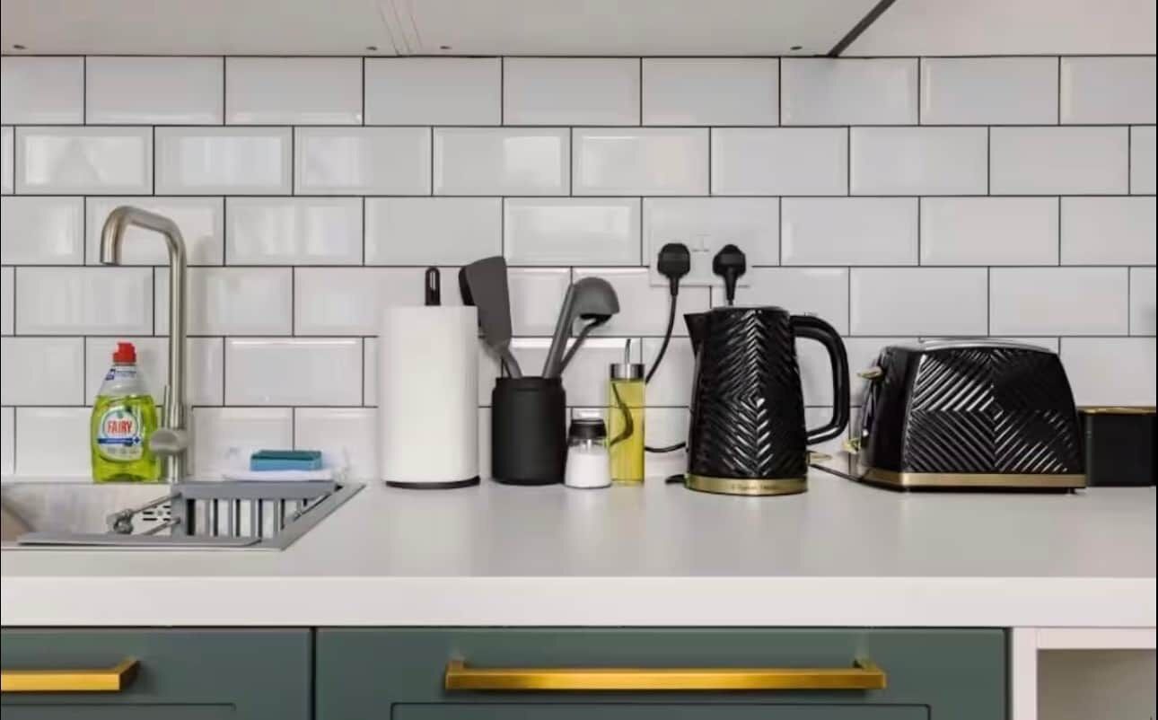 Réfrigérateur, micro-ondes, four, lave-vaisselle