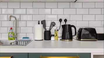 Réfrigérateur, micro-ondes, four, lave-vaisselle