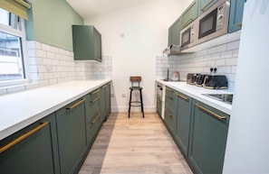 Fridge, microwave, oven, dishwasher