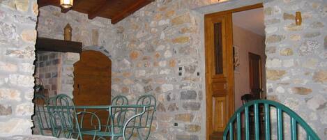 تناول الطعام بالخارج