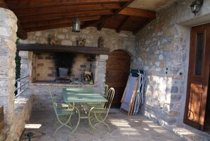 تناول الطعام بالخارج