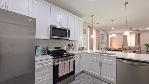 Cozy get away 3 bed house near Uptown