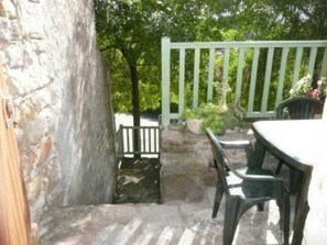 Outdoor dining - Les Arcades - DIO-ET-VALQUIERES (DIO-ET-VALQUIERES)