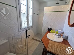 Shower - LE MARRONNIER - MARSILLARGUES (MARSILLARGUES)