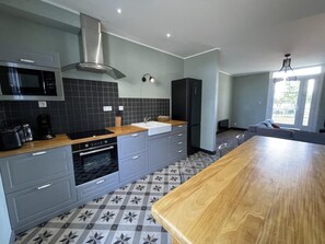 Microondas y lavavajillas