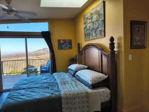 4 Schlafzimmer, Schreibtisch, Bügeleisen/Bügelbrett, kostenloses WLAN