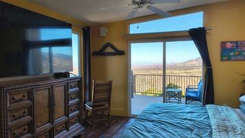 2 bedrooms, desk, iron/ironing board, free WiFi