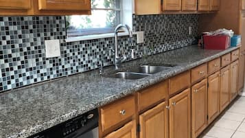 MikrovÄgsugn, ugn, spishÀll och diskmaskin