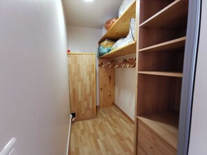 Interior - Domaine Honoré Audran- 34G3604 (BOSC(LE))