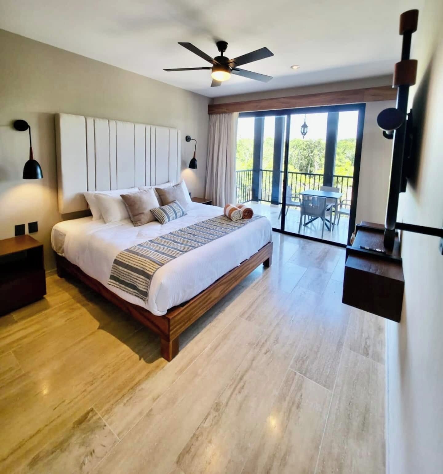 3 Schlafzimmer, Schreibtisch, Bügeleisen/Bügelbrett, Reisekinderbett