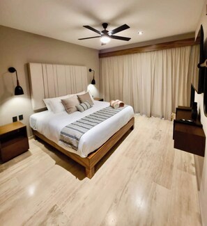 3 Schlafzimmer, Schreibtisch, Bügeleisen/Bügelbrett, Reisekinderbett