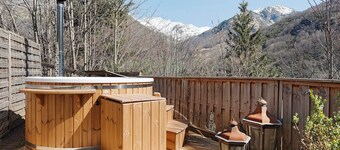 Bohemian Night in the Mountains – Ancolie Caravan with View, Heating and Wi-Fi