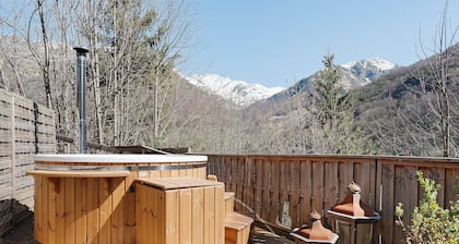 Bohemian Night in the Mountains – Ancolie Caravan with View, Heating and Wi-Fi