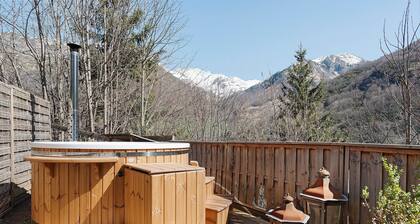 Bohemian Night in the Mountains – Ancolie Caravan with View, Heating and Wi-Fi