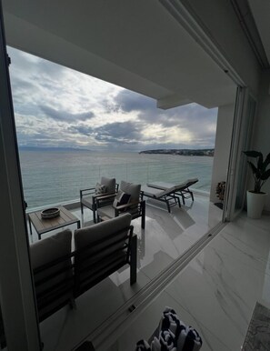 Interior - Beachfront Luxury Penthouse in Mar Azul in Bucerias | Sleeps 8 | 4BR/3BA 🌊<br><br>Stay in style at this brand-new beachfront penthouse in Bucerías! Featuring 4 bedrooms, 3 full baths, and 9 beds, it comfortably sleeps up to 8 guests. Enjoy high ceil (Bucerías)