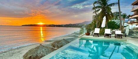 Een verwarmd zwembad