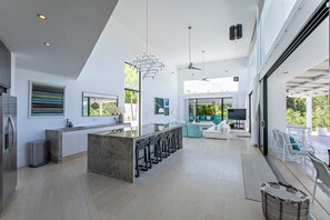Deluxe Villa, Partial Ocean View | Private kitchen - Atelier House  (Weston)