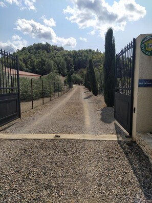 Property grounds - Le Caladoc - ROQUEFORT DES CORBIERES (ROQUEFORT DES CORBIERES)