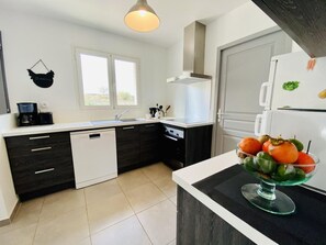 Micro-ondes, lave-vaisselle