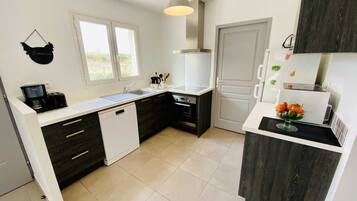 Microwave, dishwasher