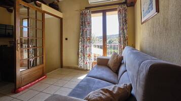 Televisie en een open haard