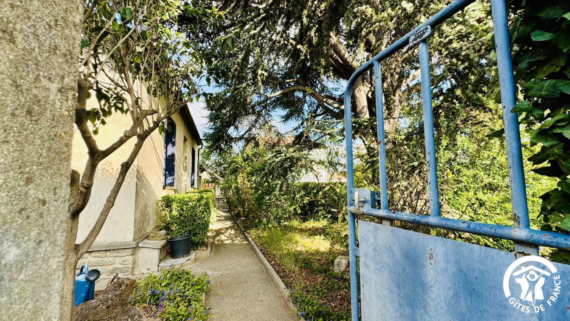 المنطقة  المحيطة بالمنشأة