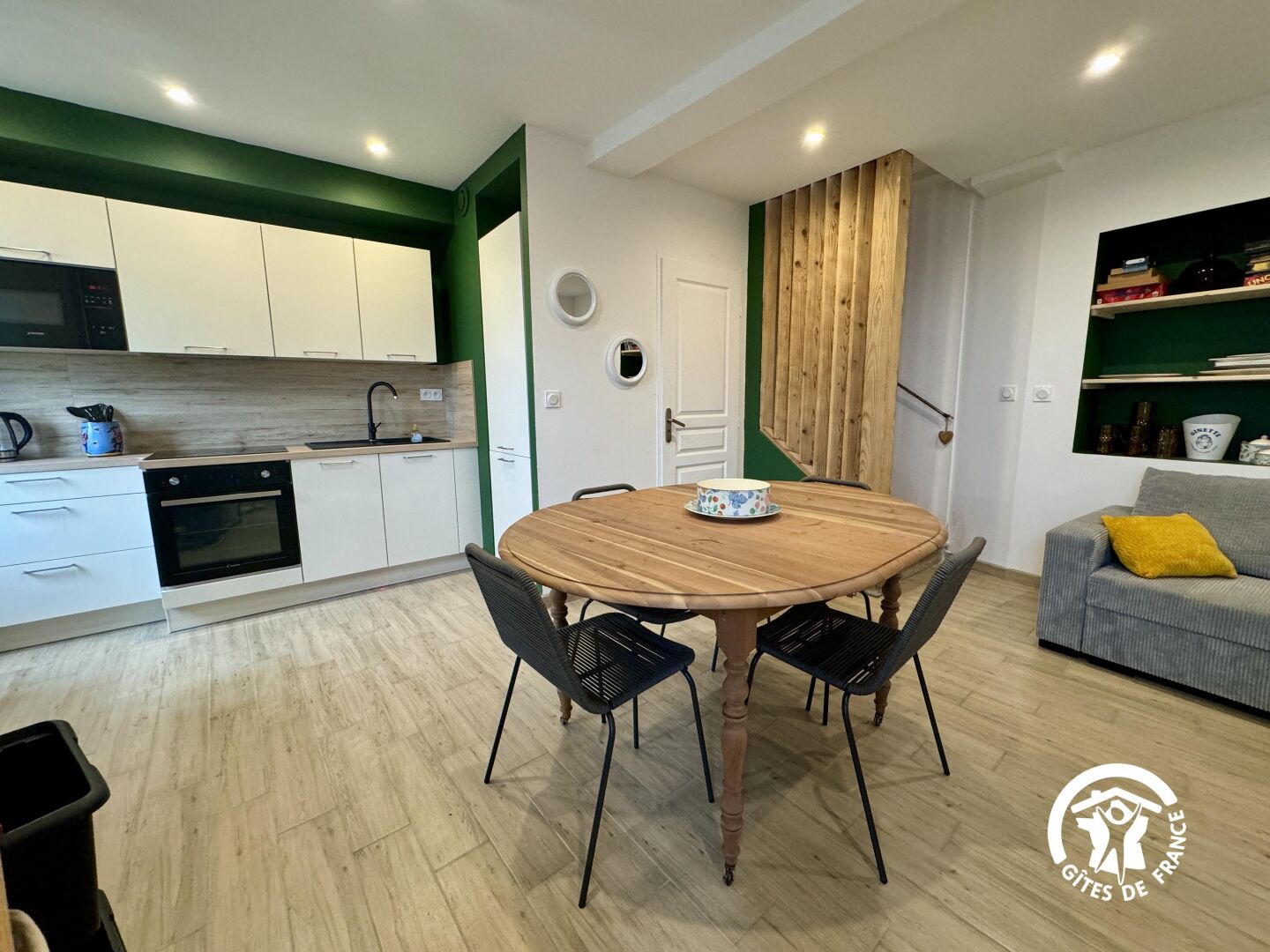 المنشأة من الداخل