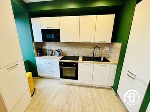 Réfrigérateur, micro-ondes, four, lave-vaisselle