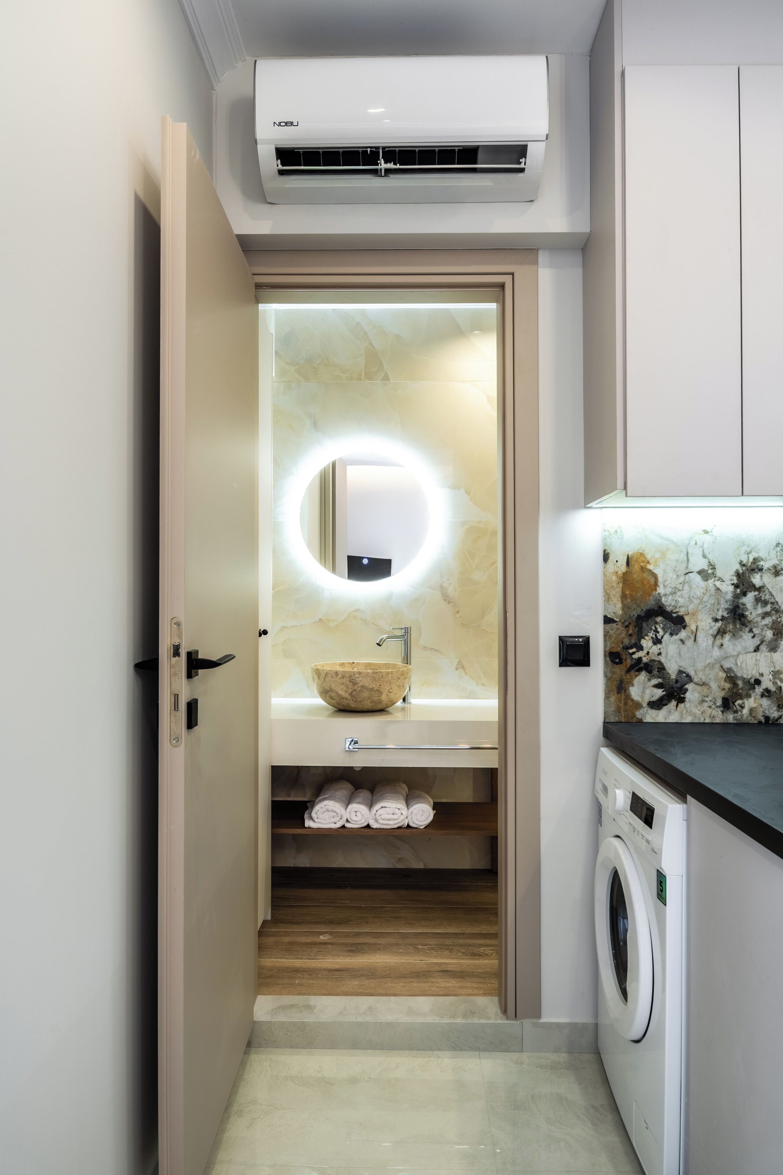 Apartamento | Servicios del cuarto de baño | Ducha, artículos de higiene personal gratuitos y secador de pelo