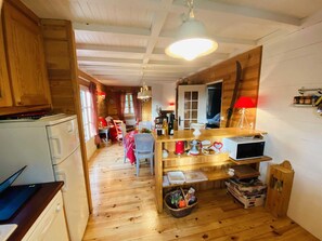 Microwave, dishwasher