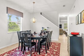 Dining - Paradise Falls Stay for 13 (Kissimmee)
