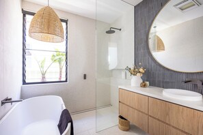 Shower, towels