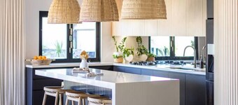 Caves Coastal Escape–Beachside, Fireplace, Slps 11