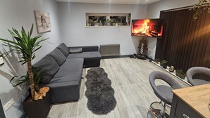 Unclassified image, 5 of 15, button - Cosy Southampton Apartment (Southampton)