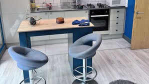 Unclassified image, 4 of 15, button - Cosy Southampton Apartment (Southampton)